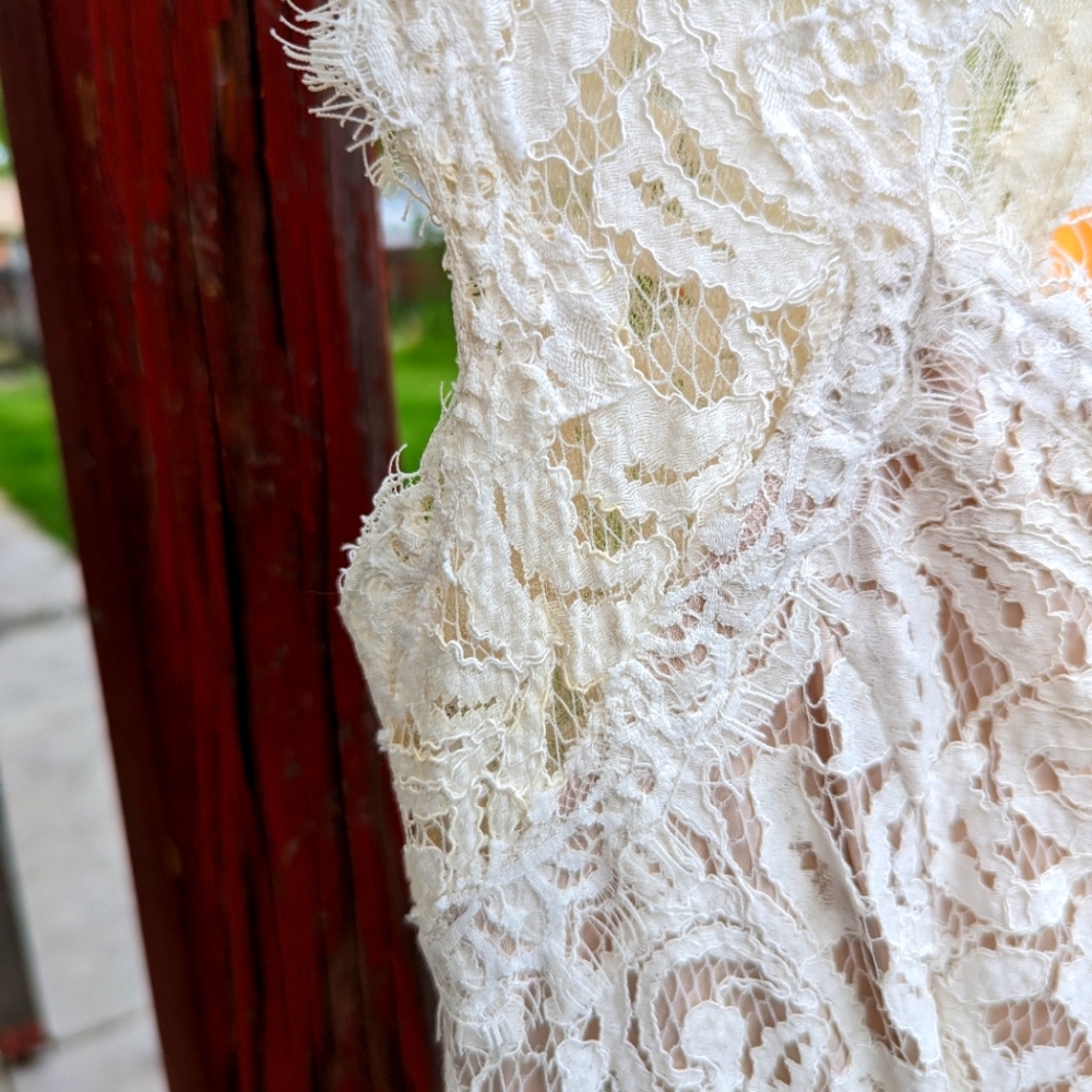 Romantic Tadashi Shoji Wedding Dress - Picture 12 of 14
